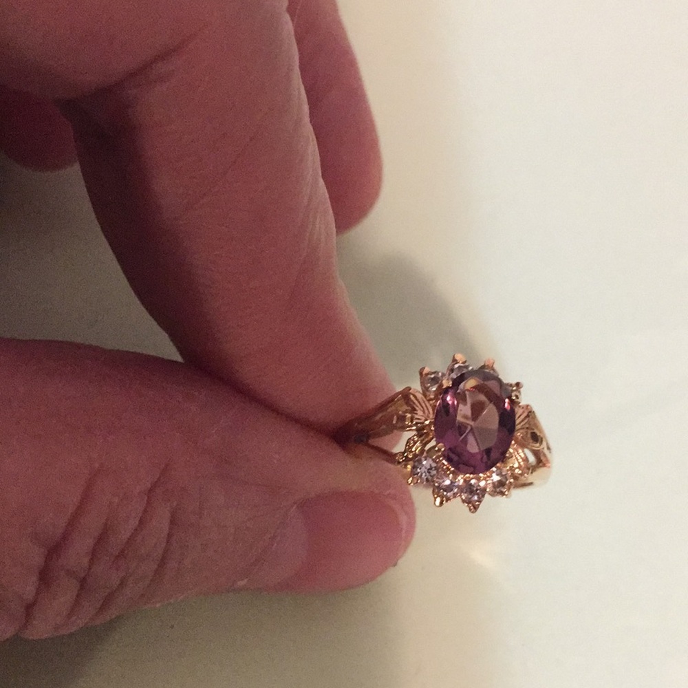 Ring costume jewelry size 5 1/2*